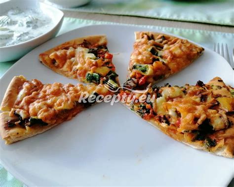 Hotová zeleninová pizza