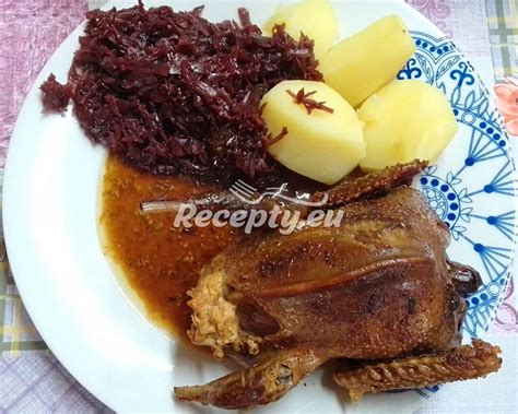 Plnený holub s prílohou