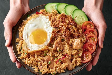 Fotografia Nasi goreng - opekaná ryža s vajíčkom a zeleninou