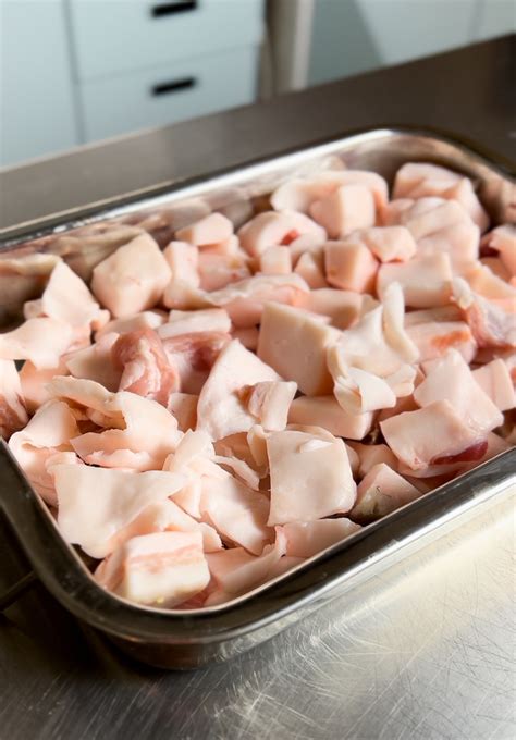 Vytápanie slaninky na škvarky