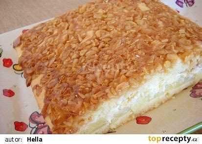 Bienenstich koláč s medovo-mandľovou krustou a vanilkovým krémom