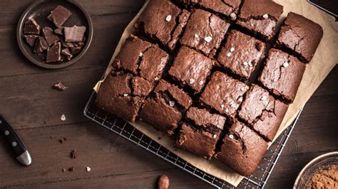 Muffinová forma s upečenými brownies