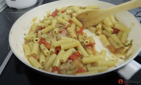 Krok za krokom príprava cestovín s tuniakom a špenátom