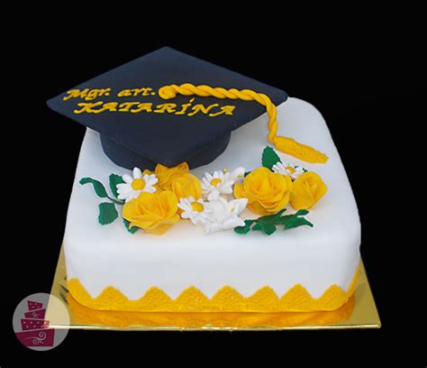 Torta na promócie s motívom diplomu a klobúka
