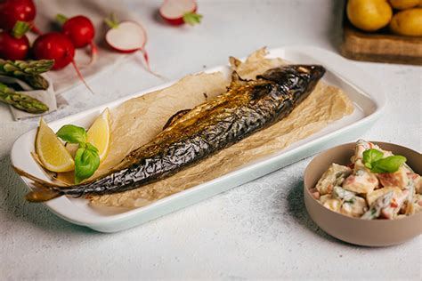 Pečená kambala s feniklom a zemiakovým šalátom