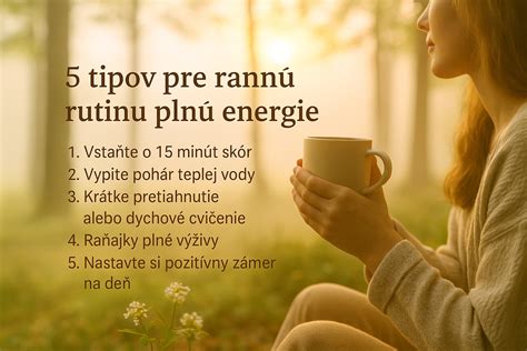 Osoba pijúca rannú kávu a plánujúca deň