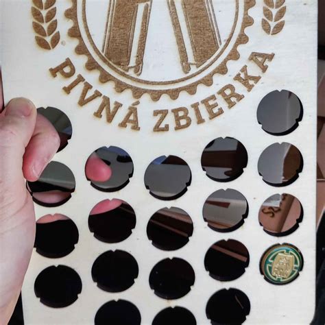 Rôzne príklady tort pre mužov (pivná, športová, s peniazmi)
