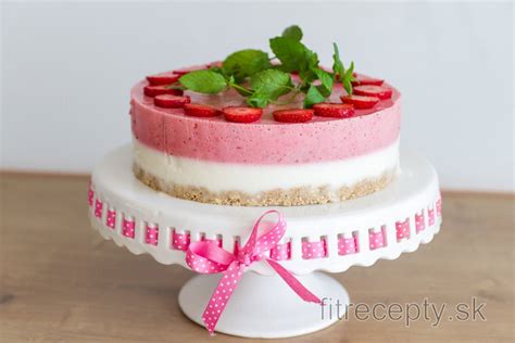 Nepečená jahodová torta