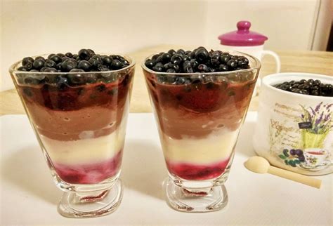 Čučoriedkový sorbet vo pohári