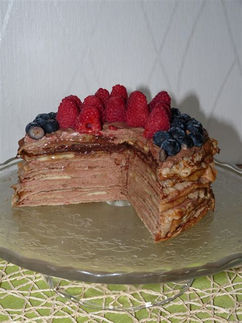 Fotka palacinkovej torty s tvarohom a banánmi