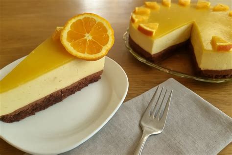 Svieža pomarančová torta s čokoládovou ganache a pomarančovým krémom