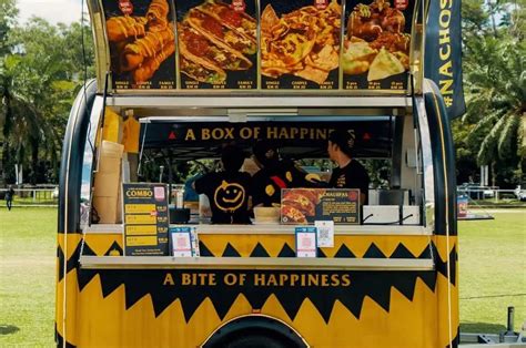 Food truck s vybavením