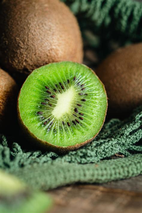 Zrelé zelené kiwi