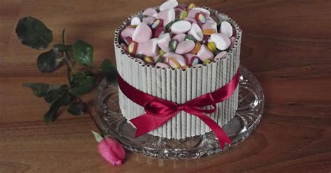 Cukríková torta s pestrými cukríkmi