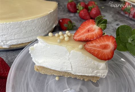 Cheesecake s bielou čokoládou a čučoriedkami