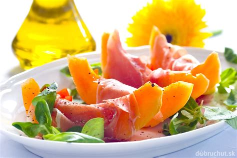 Servírovaná šunka s melónom