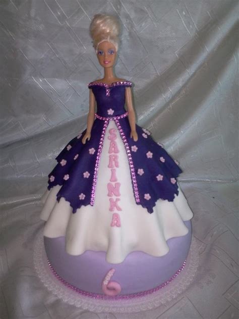 Torta bábika s fondánovými šatami