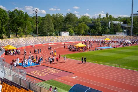 Vzpierači VŠC Dukla Banská Bystrica - tímové foto