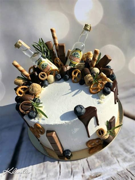 slávnostná narodeninová torta pre muža