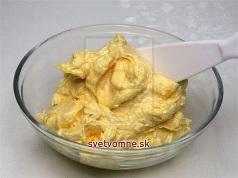Žĺtkový krém v miske