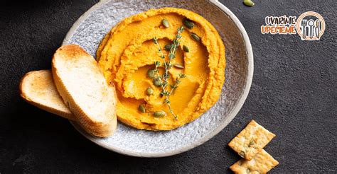 Tekvicový hummus s čerstvou zeleninou a pita chlebom
