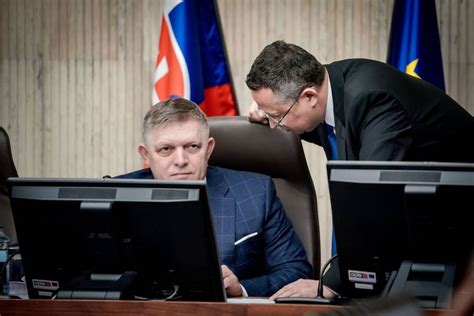 Ilustrácia chlebníka s kockami cukru