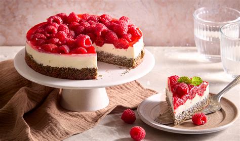 SABI maková torta s malinami a tvarohovo-maslovou plnkou