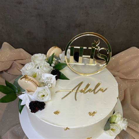 Slávnostná torta na birmovku s náboženským motívom