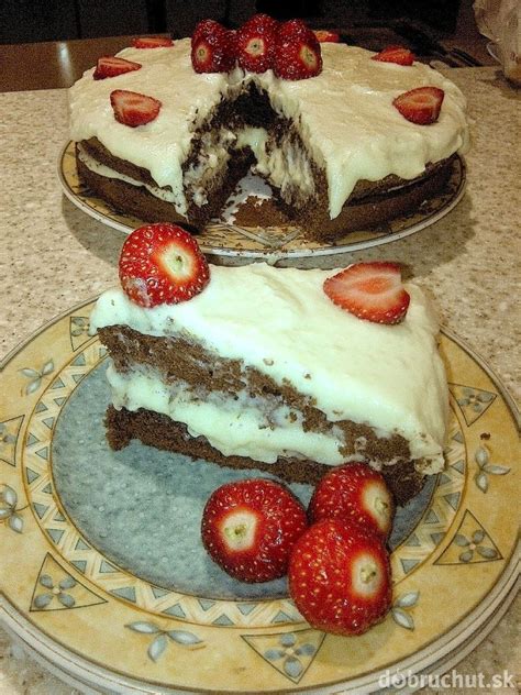 Torta s kombináciou bielej a tmavej čokolády