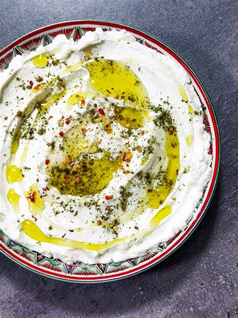 Labneh s olivovým olejom a zaatarom