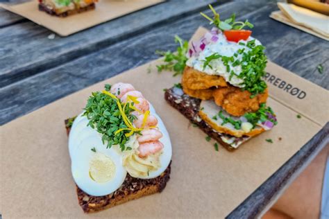 Dánske Smørrebrød s rôznymi oblohami