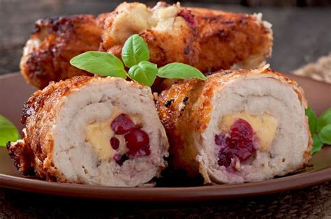 Rôzne typy plnených kuracích rezňov
