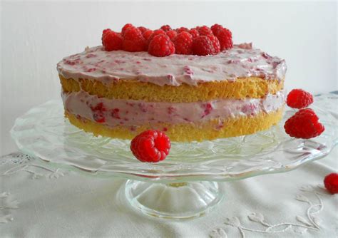 Malinový krém s mascarpone v dezertnom pohári