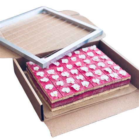 vrstvenie medovníkových rezov