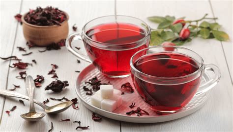 Kvety ibišteka sudánskeho (Hibiscus sabdariffa) pripravené na čaj