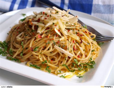 Špagety aglio olio e peperoncino