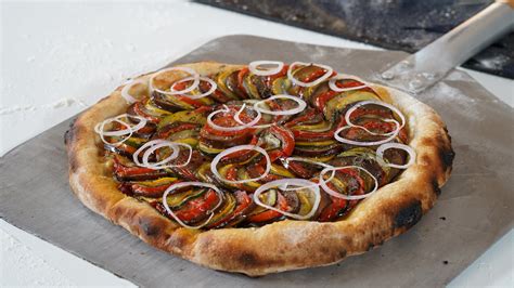 Pizza z lokálnej prevádzky Ratatouille Food