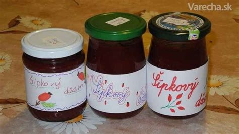 Rôzne produkty zo šípok (čaj, džem, olej)