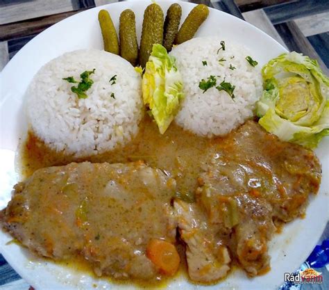 Bravčová krkovička s omáčkou a bylinkami