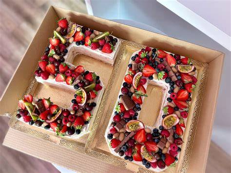 Torta v tvare dreveného peňa s letokruhmi