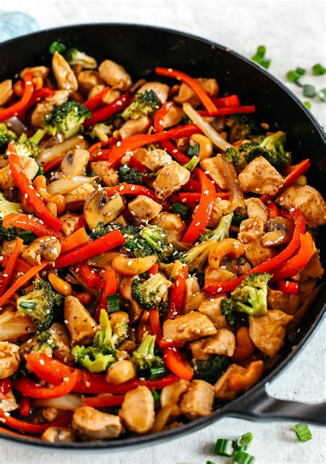 Teriyaki stir-fry s chrumkavou zeleninou a sezamovými semienkami