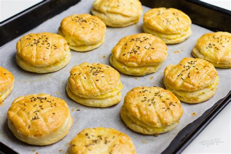 Zemiakové pagáče pripravené na pečenie