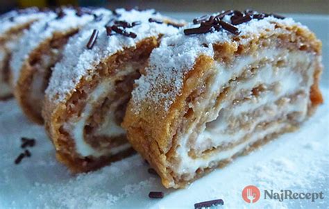 Ilustrácia surovín na orechovú roládu