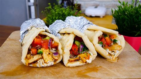 Ilustračná fotka s gréckym jedlom gyros