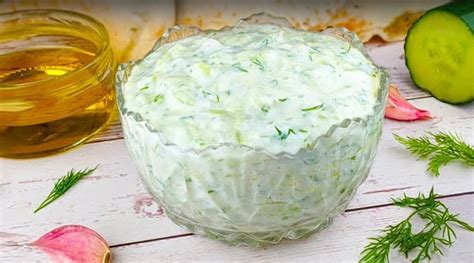 Ingrediencie na prípravu tzatziki omáčky