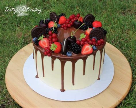Torta zdobená hudobnými motívmi