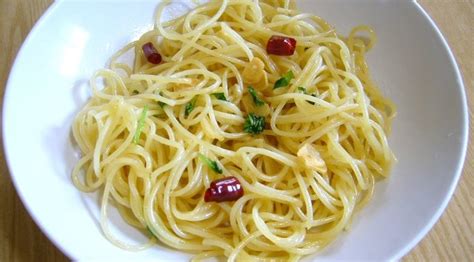 Rýchle špagety s cesnakom a parmezánom