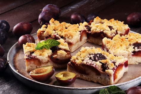 Slivkový koláč s pudingovou polevou