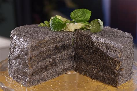 Maková torta s jablkami v reze