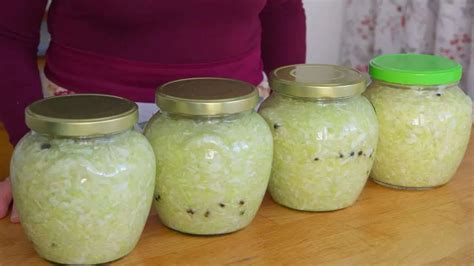 nakladaná kapusta vo pohári